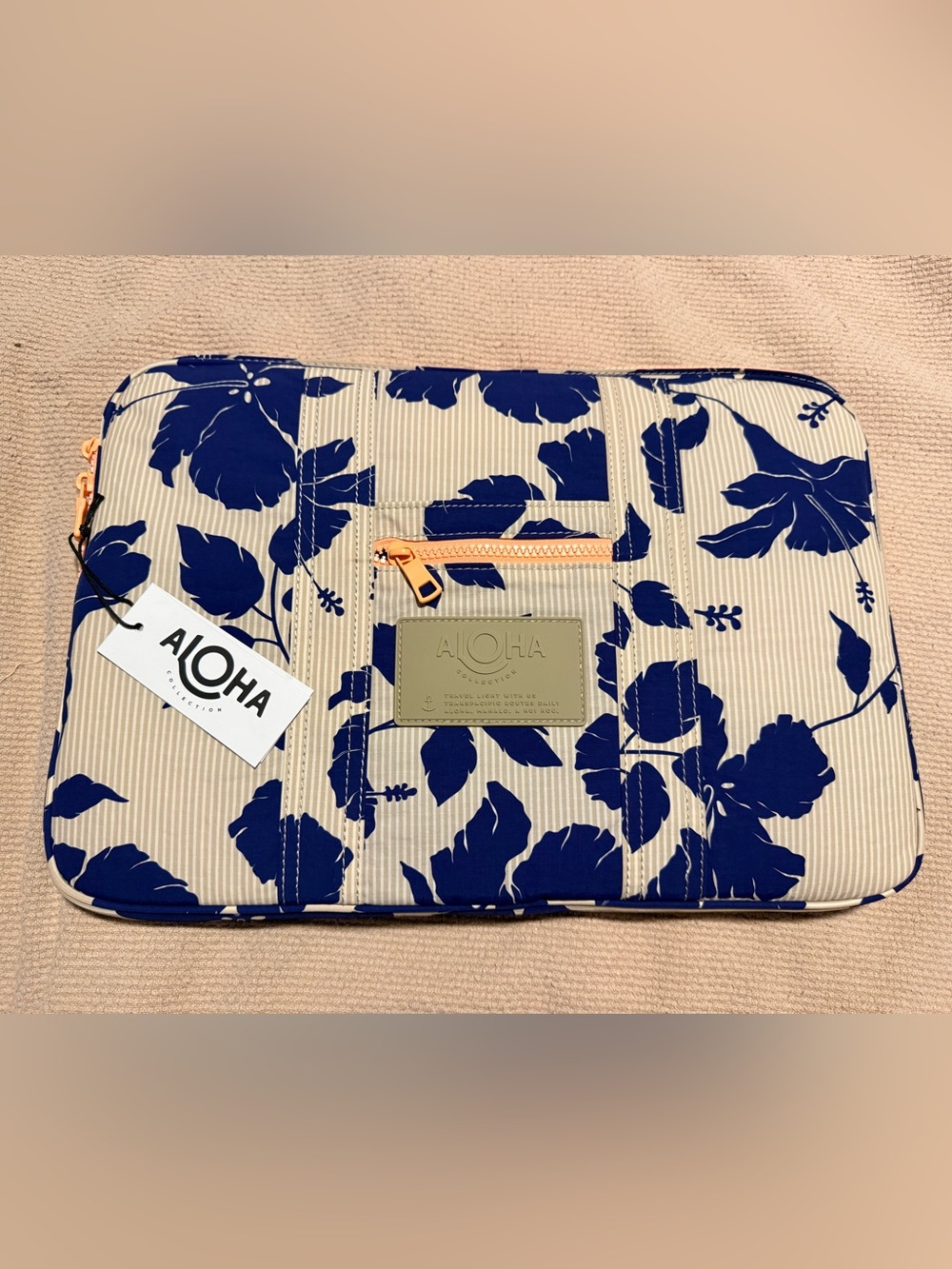 NWT ALOHA Collection Navy/Tan Floral Laptop Sleeve with Peach Zip